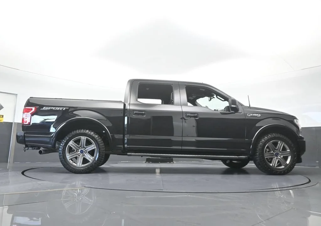 Used 2020 Black Ford XL image 57