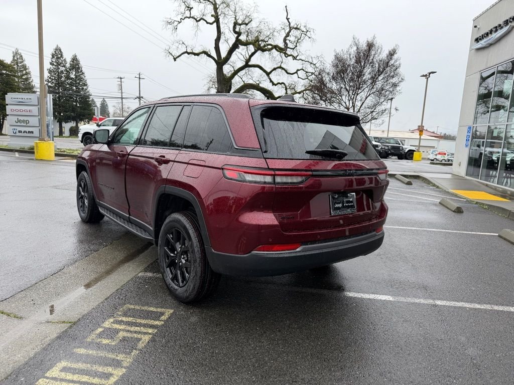 New 2026 Velvet Red Pearl-Coat Exterior Paint Jeep Laredo Altitude image 3
