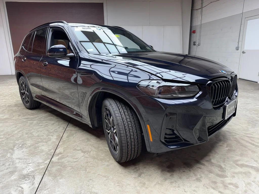 Used 2024 Black BMW xDrive30i image 8
