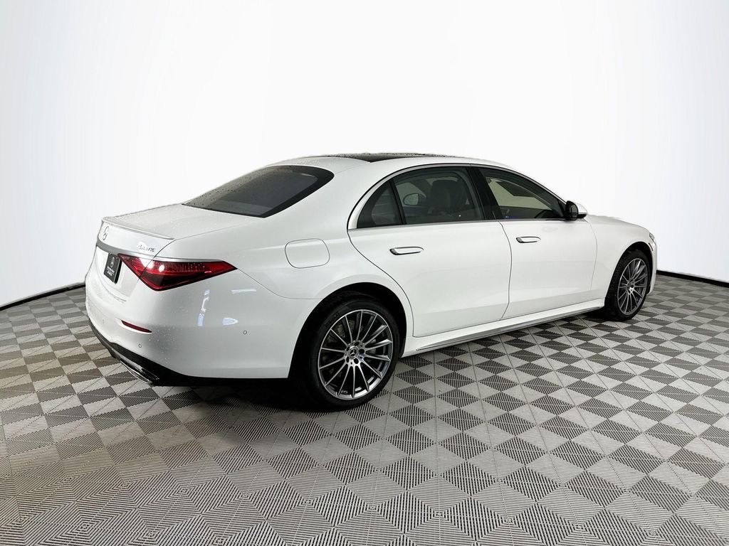 New 2026 MANUFAKTUR Moonlight White Metallic Mercedes-Benz S 500 image 7