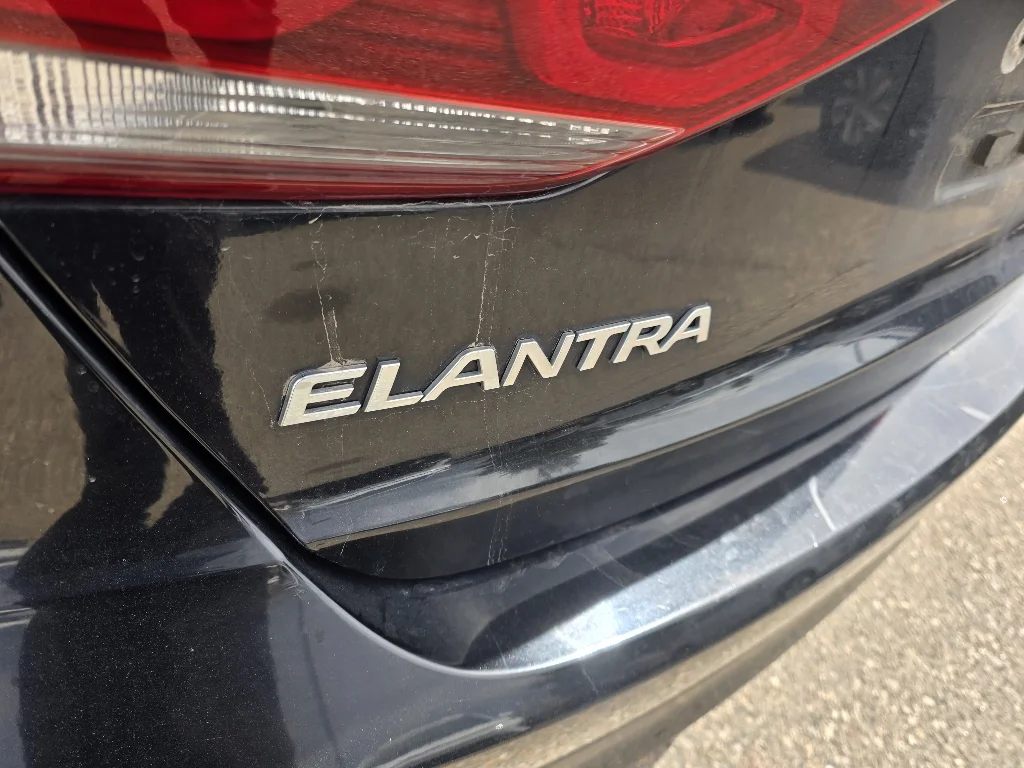 Used 2017 Phantom Black Hyundai Limited image 11