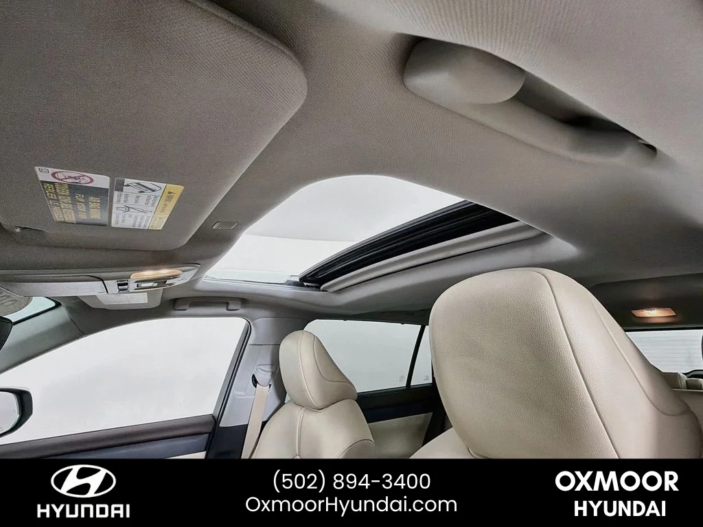 Used 2022 Wind Chill Pearl Toyota Hybrid XLE image 22