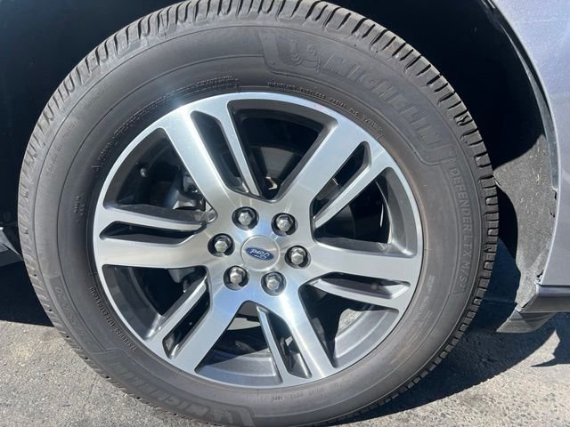 Used 2023 Silver Ford Limited image 5