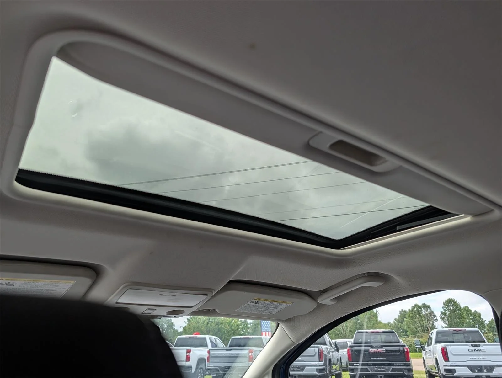 Used 2021 Lightning Blue Ford SE image 30