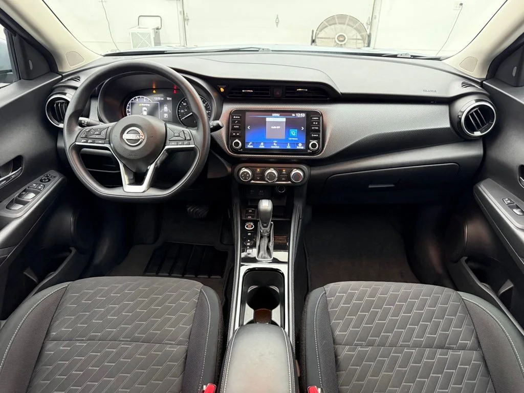 Used 2024 Gray Nissan SV image 4