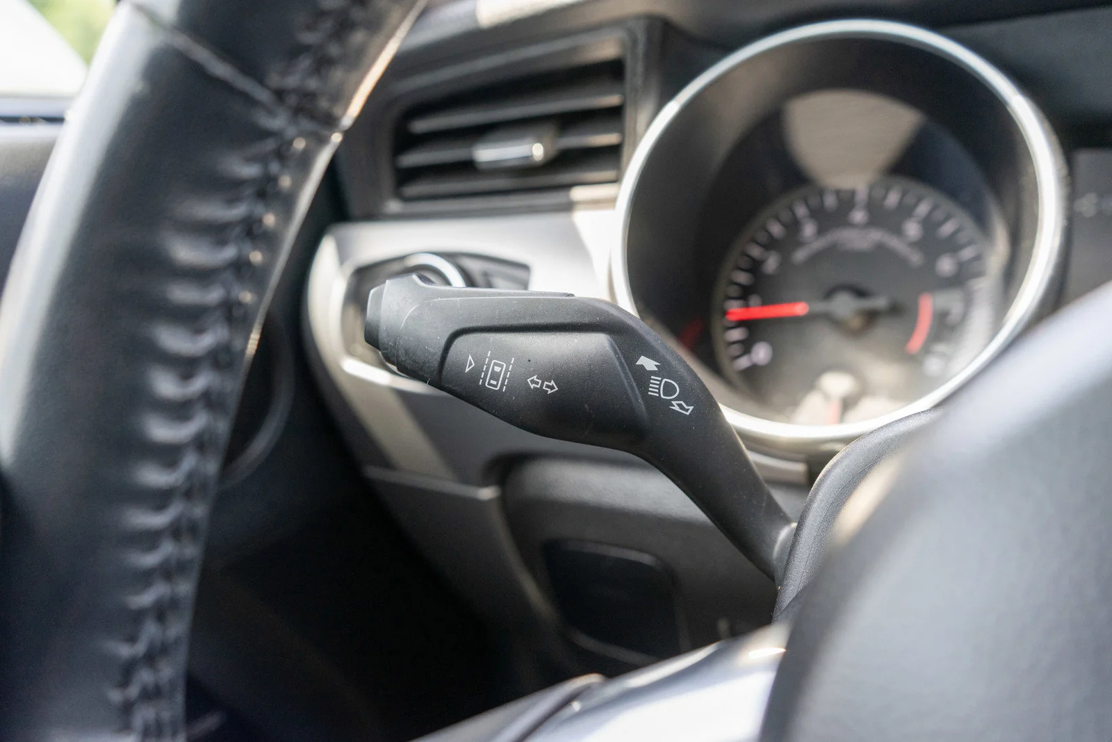 Used 2022 Oxford White Ford EcoBoost Premium image 28