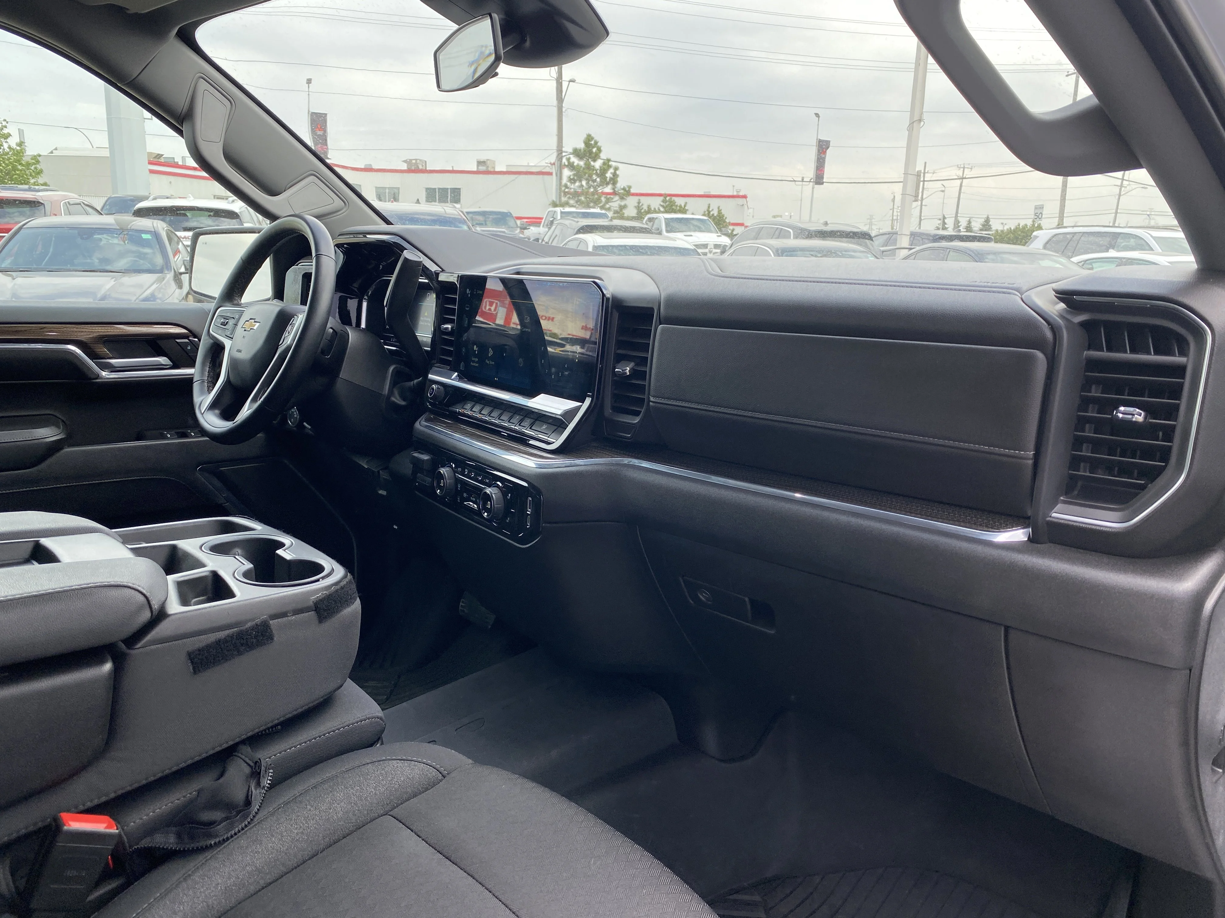 Used 2024 White Chevrolet LT Crew Cab * TOW PACKAGE * 360 CAMERA * NAVIGATION * image 21