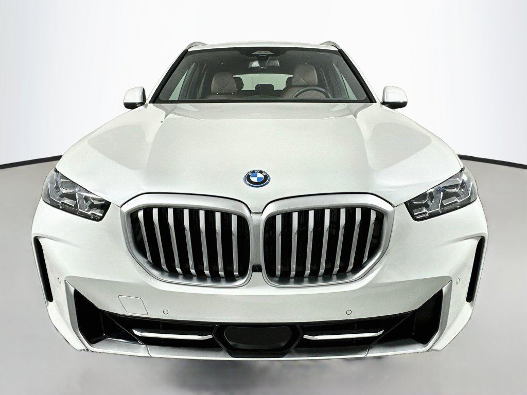Used 2026 White Metallic BMW xDrive50e image 2