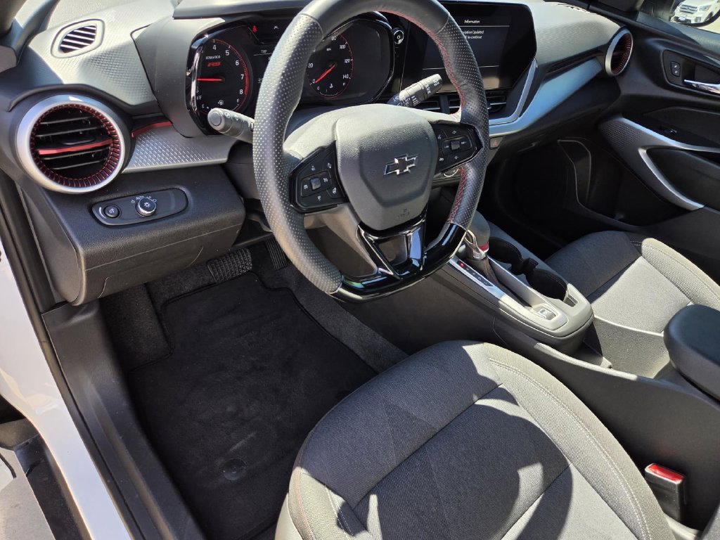 Used 2025 White Chevrolet 1RS image 18