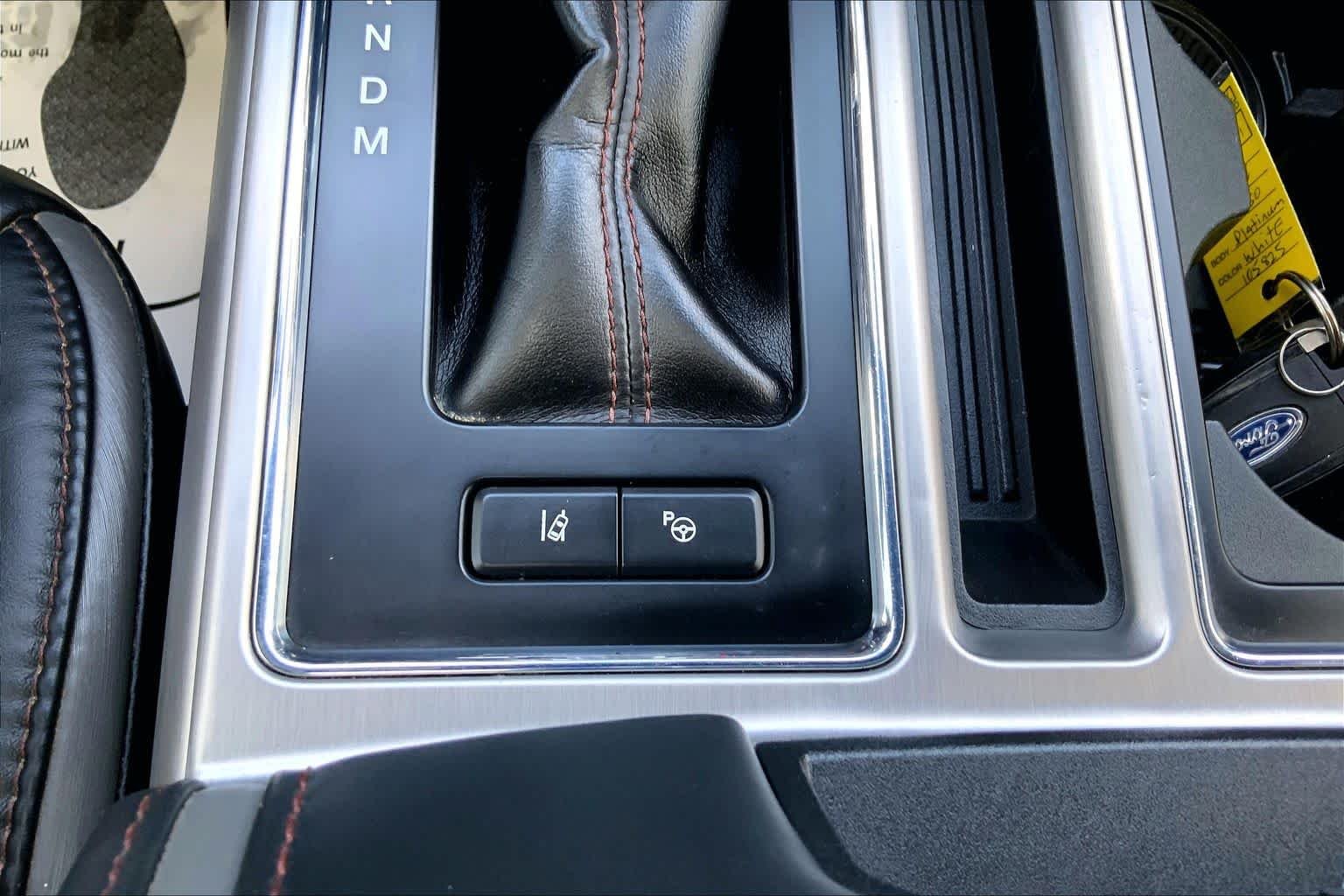 Used 2019 White Platinum Metallic Tri-Coat Ford Platinum image 31