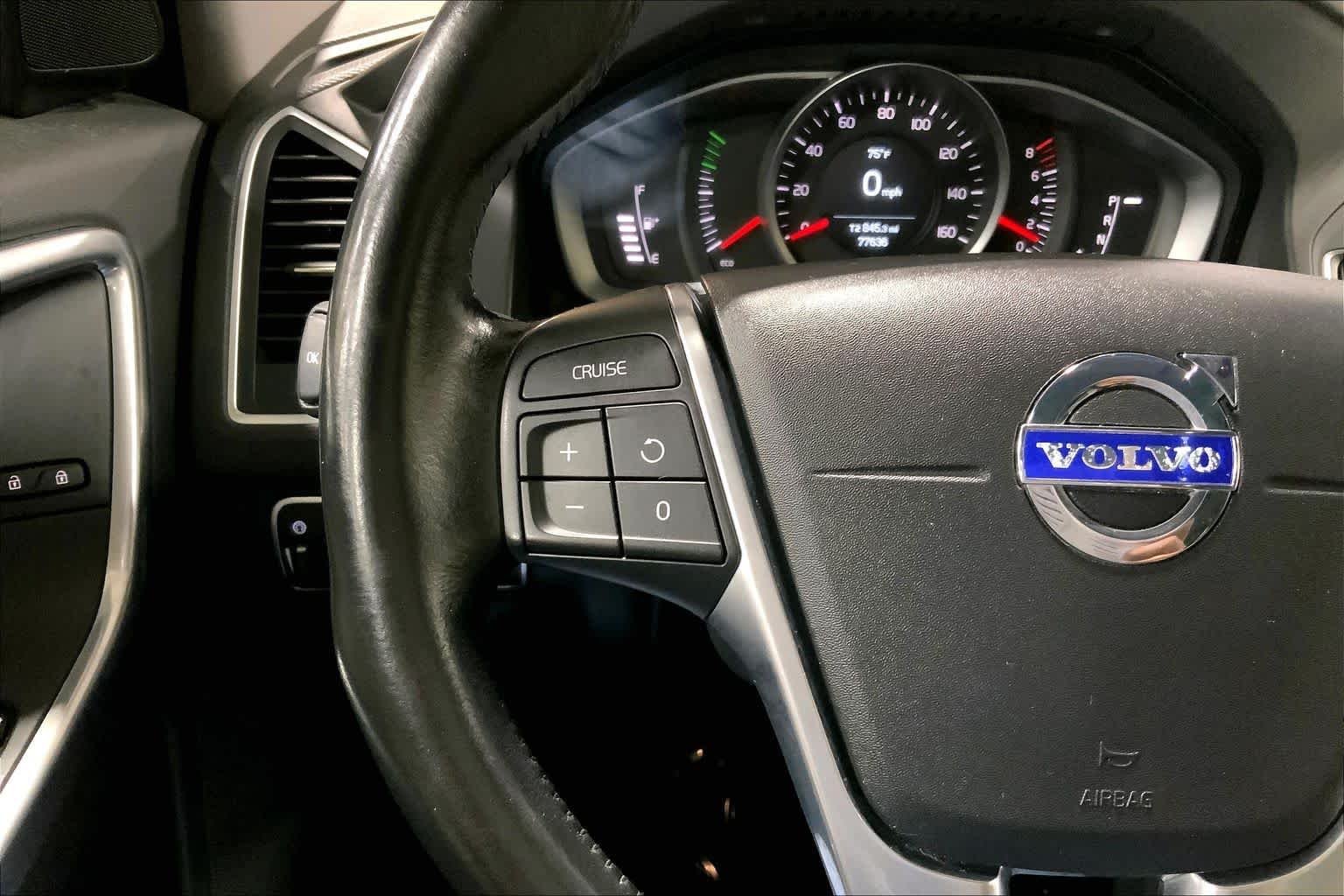 Used 2017 Magic Blue Metallic Volvo Dynamic image 24