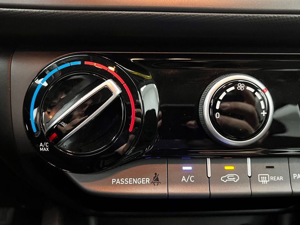 2023 Hyundai Kona SEL - Photo 6