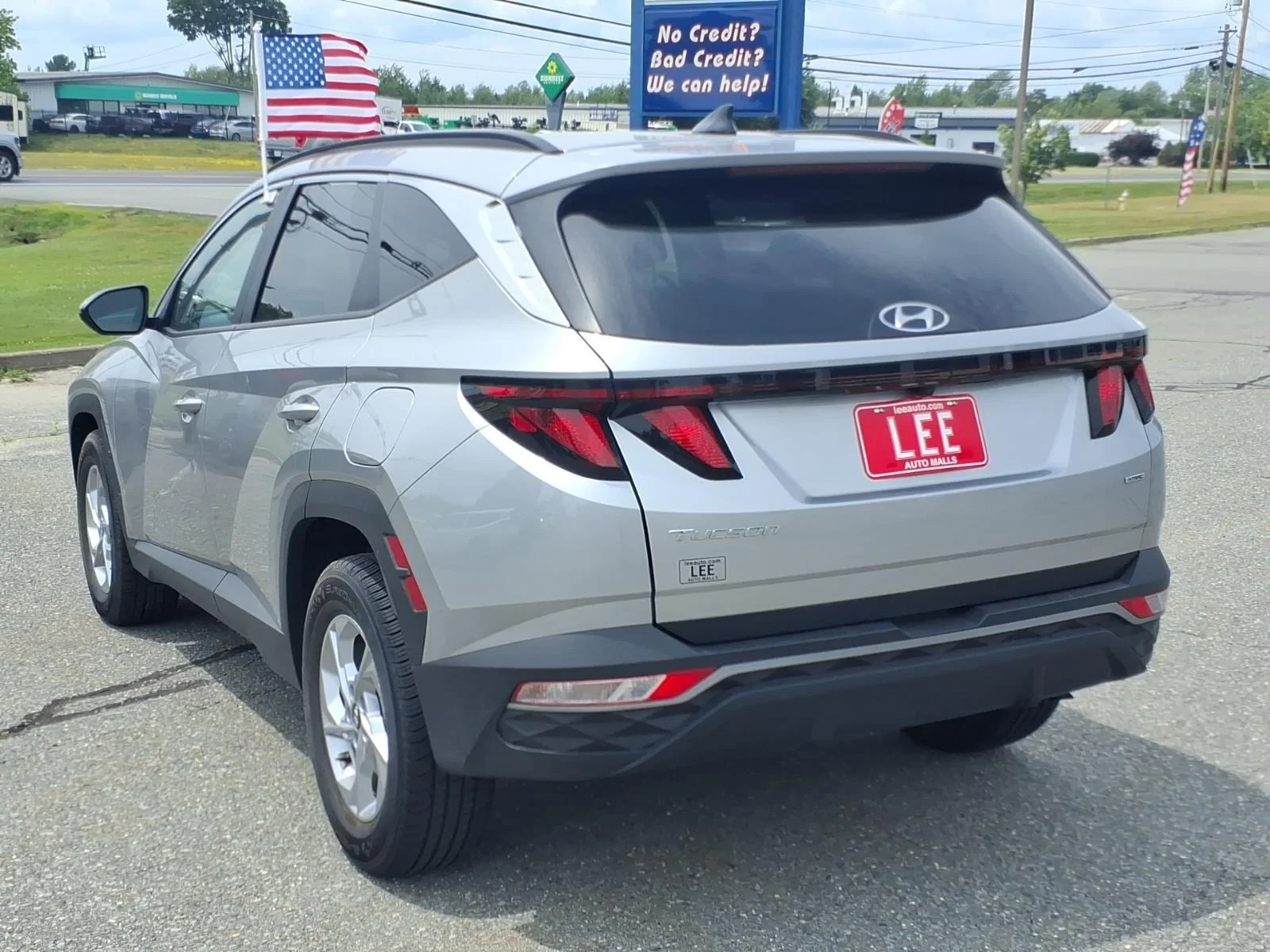 Used 2024 Shimmering Silver Hyundai SEL image 7