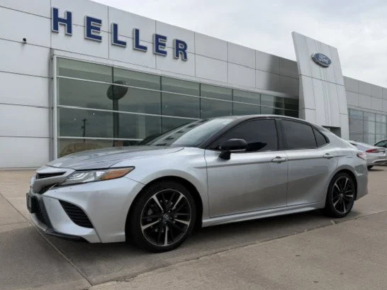 Used 2019 Midnight Black Metallic Toyota XSE image 3