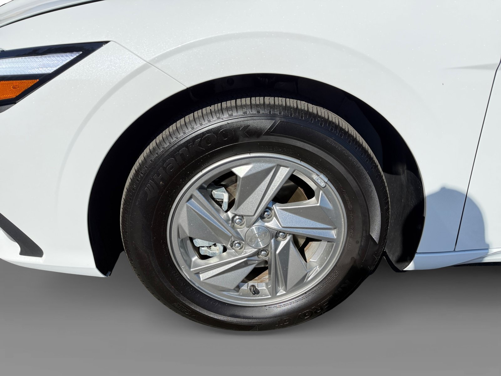 Certified Used 2025 White Hyundai SE image 9