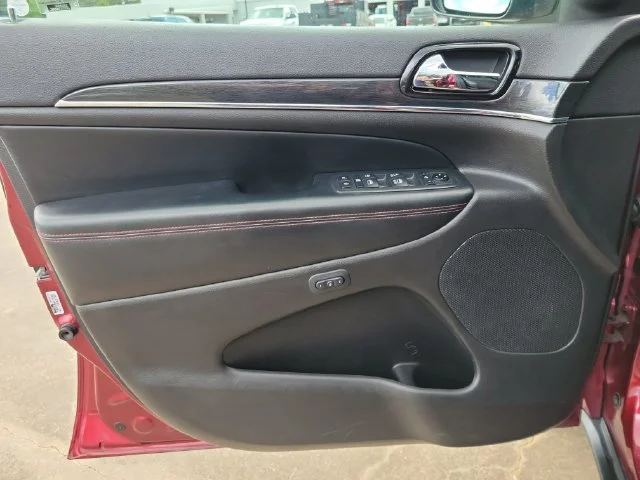 Used 2020 Red Jeep Trailhawk image 20