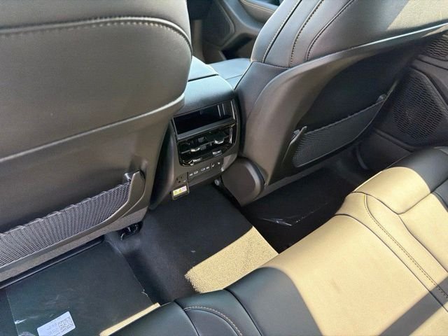 New 2026 Bright White Clear-Coat Exterior Paint Jeep  image 8