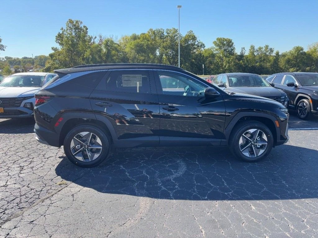 Used 2026 Black Hyundai SEL image 2