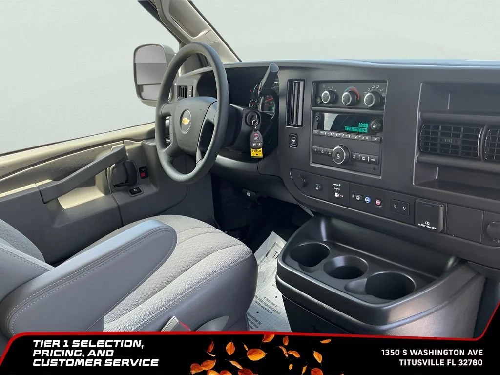 Used 2025 Summit White Chevrolet 1LT image 16