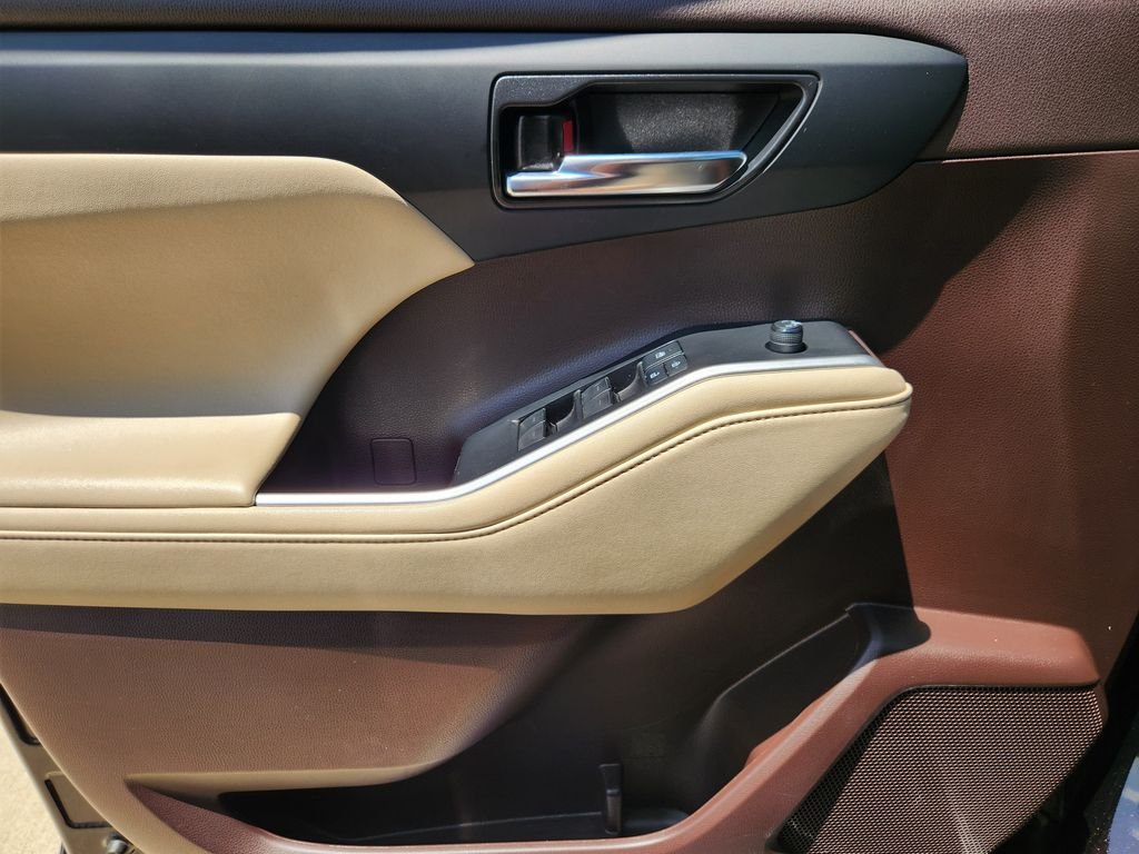 Used 2021 Opulent Amber Toyota XLE image 22