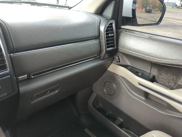 Used 2021 White Ford Limited image 8