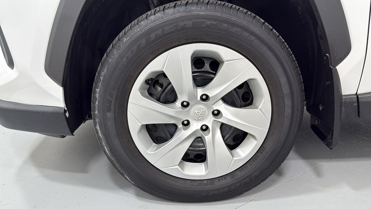 Used 2023 White Toyota LE image 24