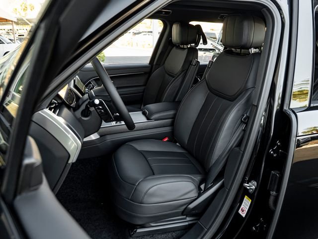 New 2026 Santorini Black Land Rover SE image 13