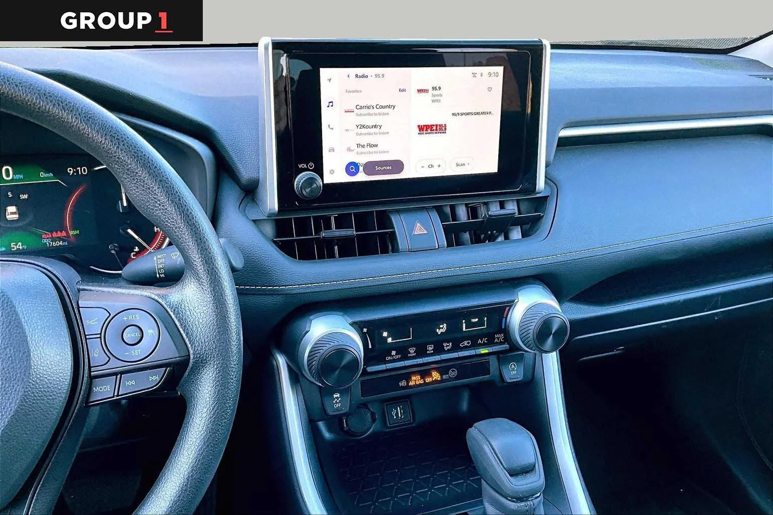 2025 Toyota RAV4 LE - Photo 7