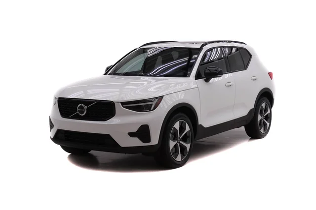 2026 Volvo XC40 B5 Core