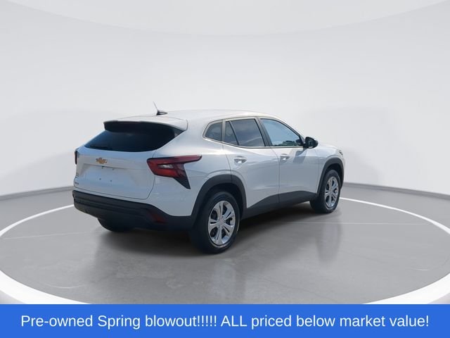 Used 2025 White Chevrolet LS image 8