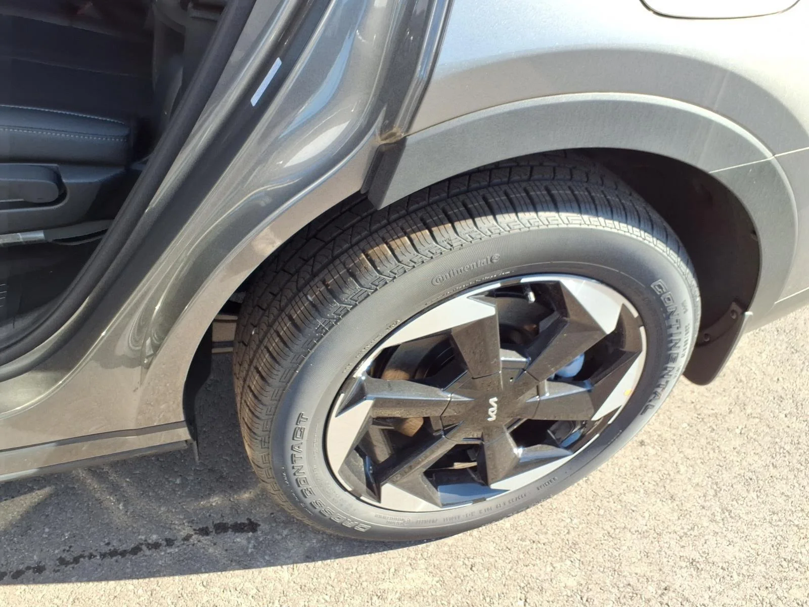 New 2026 Volcanic Sand Kia EX image 13