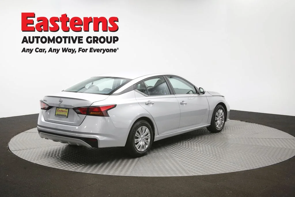 Used 2023 Silver Nissan 2.5 S image 39