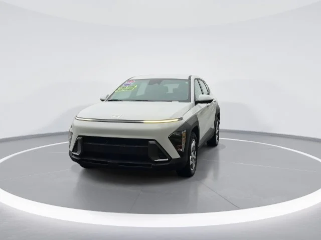Used 2026 White Hyundai SE image 3