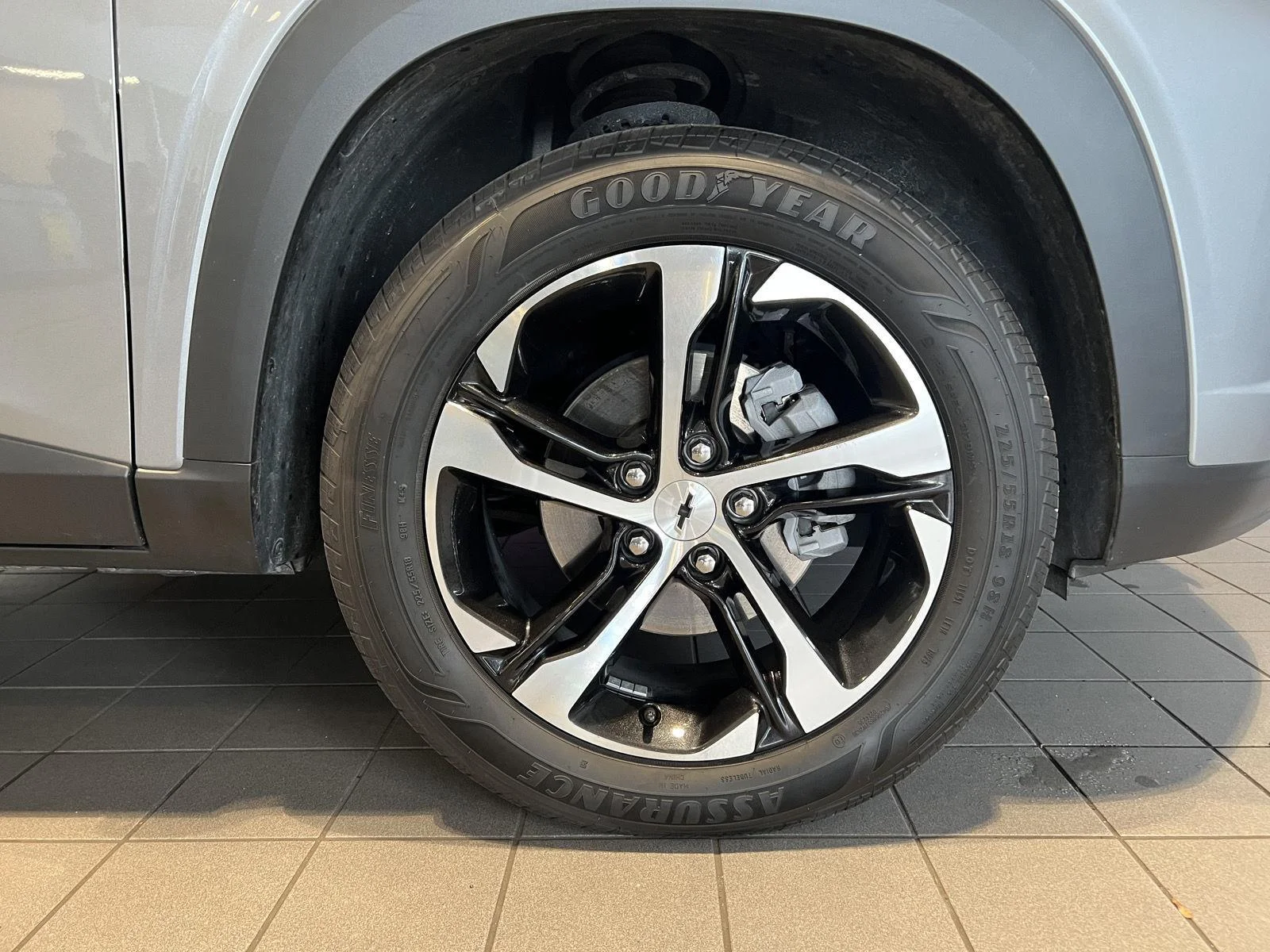 Used 2025 Sterling Gray Metallic Chevrolet 1RS image 9