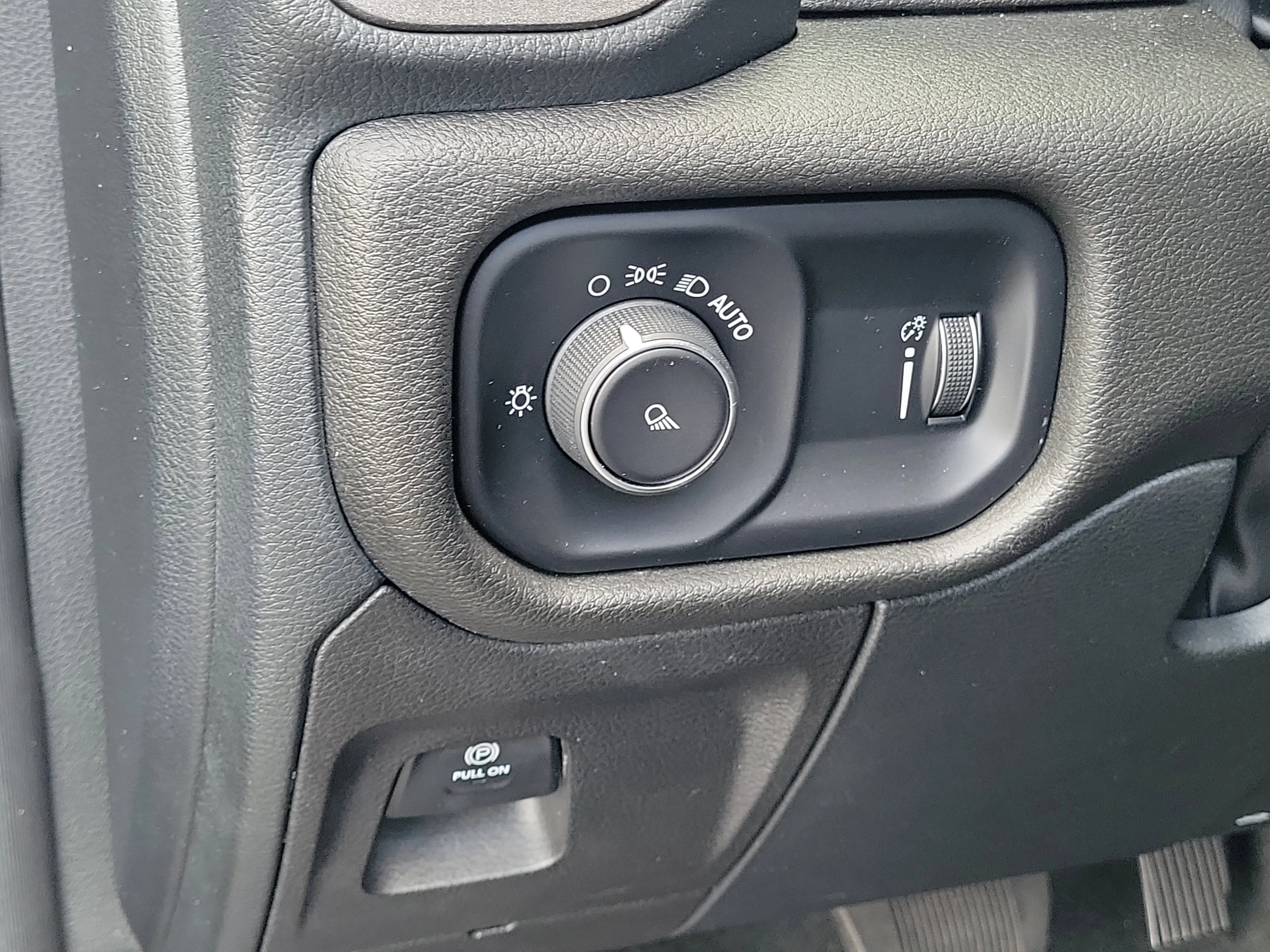 Used 2022 Diamond Black Ram Tradesman image 18
