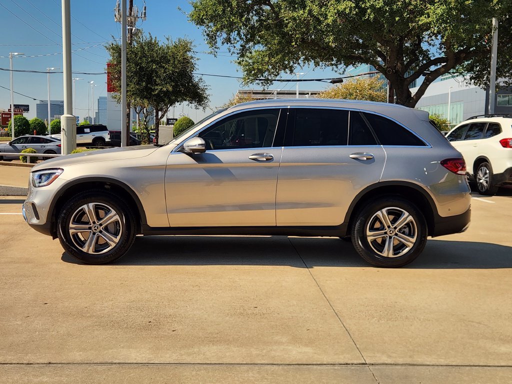 Used 2022  Mercedes-Benz GLC 300 image 4