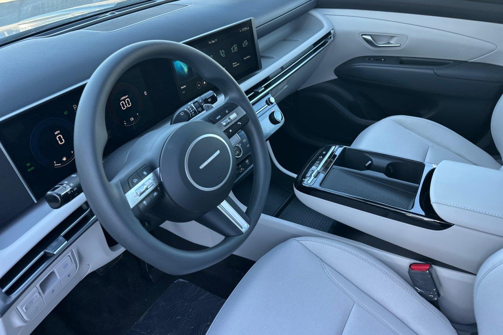 New 2026 Amazon Gray Hyundai SEL image 27