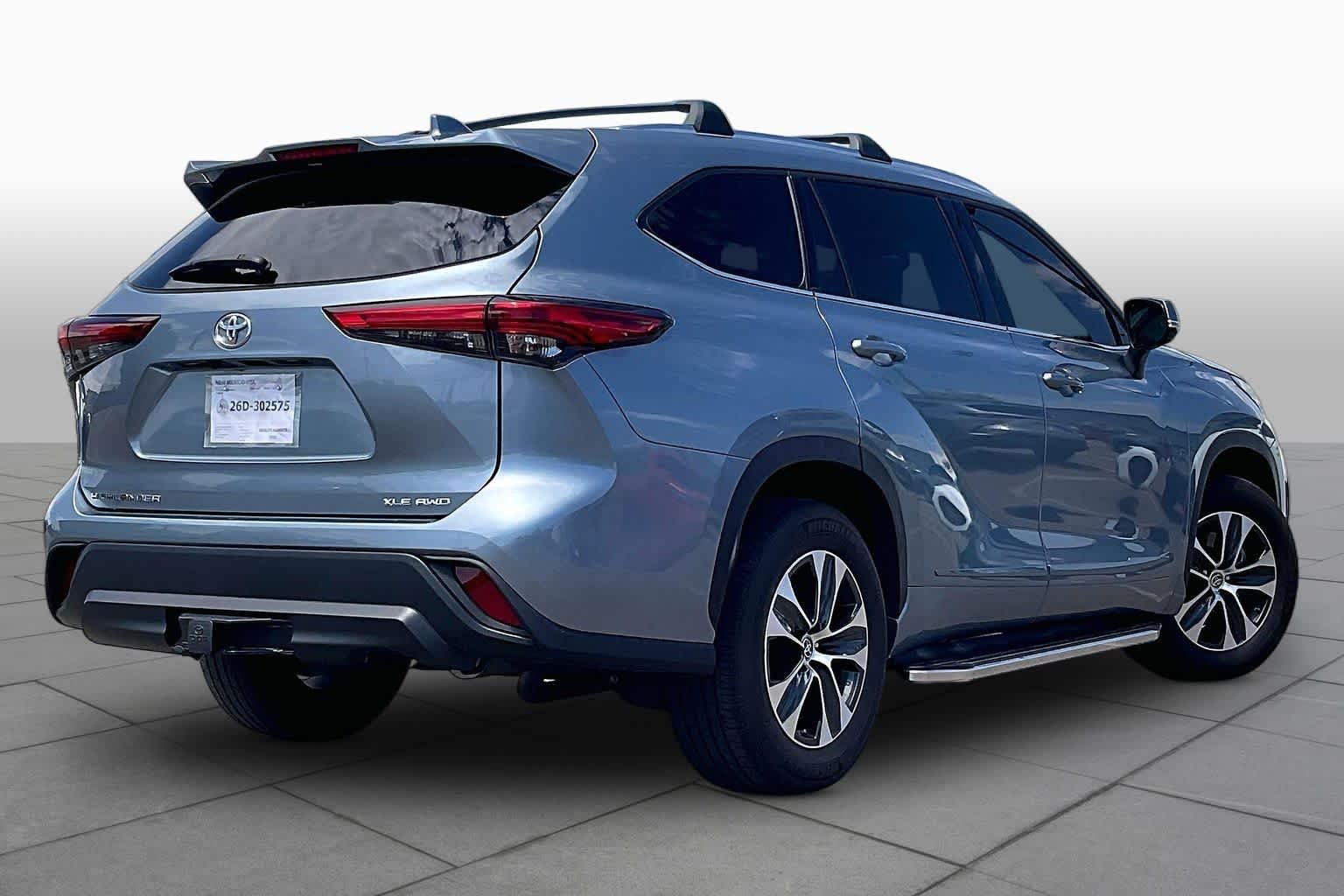 Used 2021 Moon Dust Toyota XLE image 13