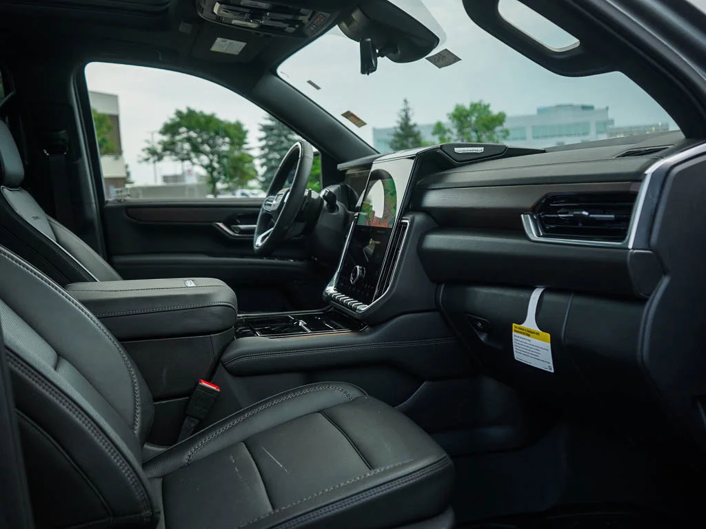 2026 GMC Yukon XL Denali - Photo 10