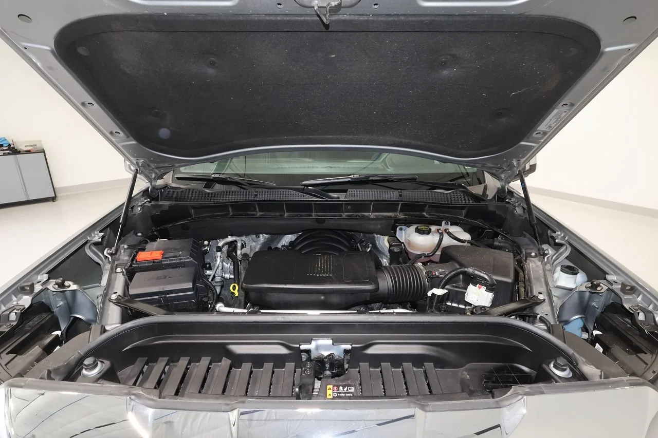 Used 2025 Sterling Metallic GMC SLT image 33