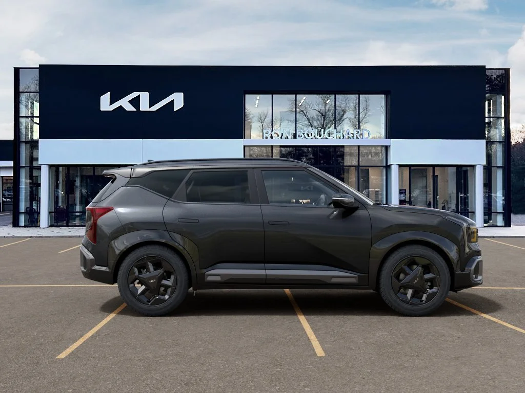 New 2027 Interstellar Gray Kia X-Line S image 7