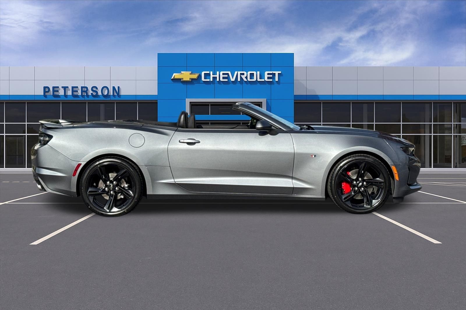 Used 2021 Gray Chevrolet 1LT image 3