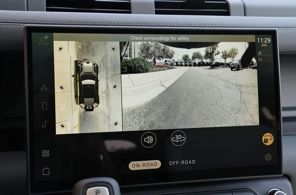 New 2026 Woolstone Green Land Rover X-Dynamic SE image 27