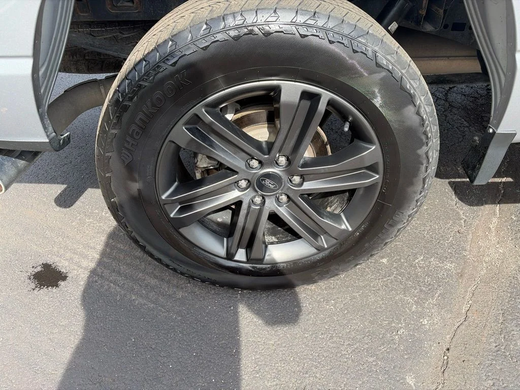 Used 2021 Silver Ford XLT image 9