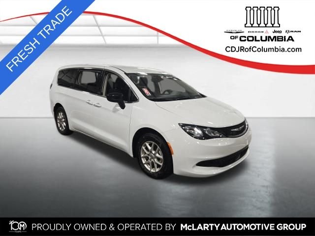 2024 Chrysler Voyager LX's photo