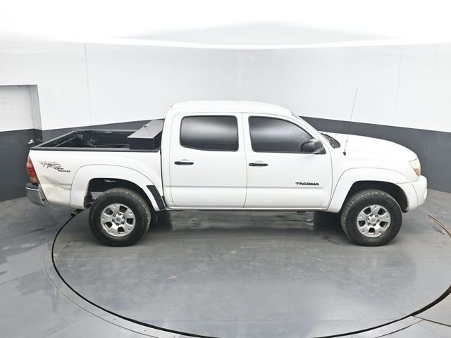 Used 2008 White Toyota Base image 33