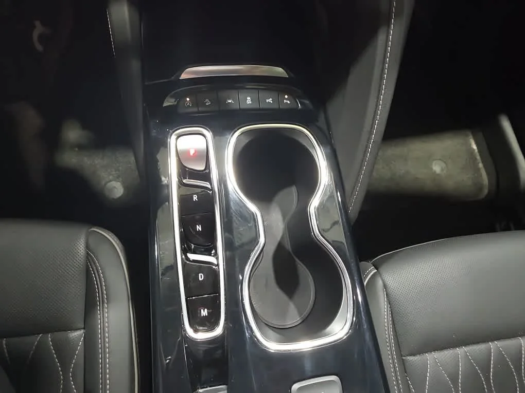 Used 2022 Ebony Twilight Metallic Buick Avenir image 22