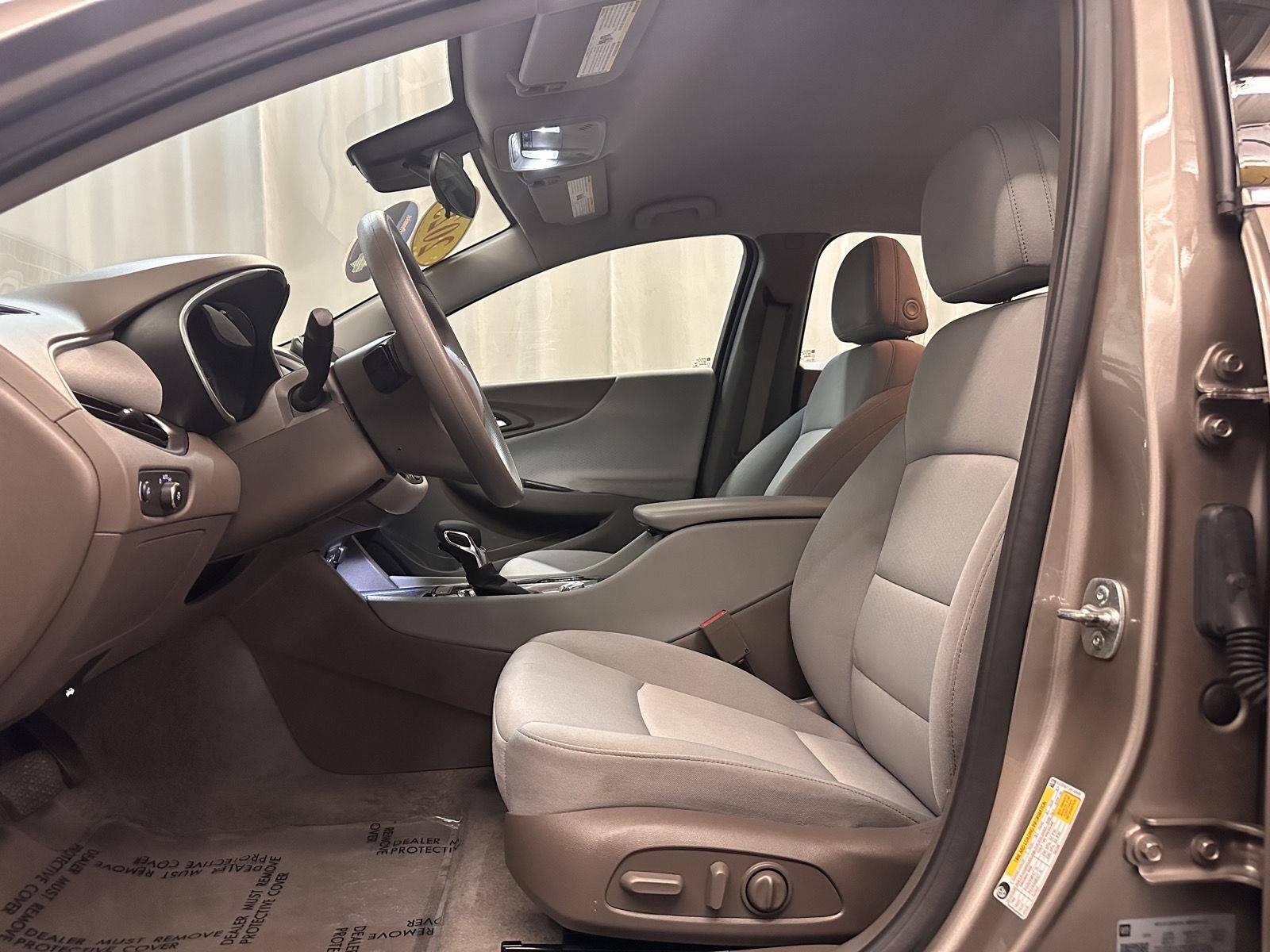 Used 2025 Mineral Gray Metallic Chevrolet LT image 10