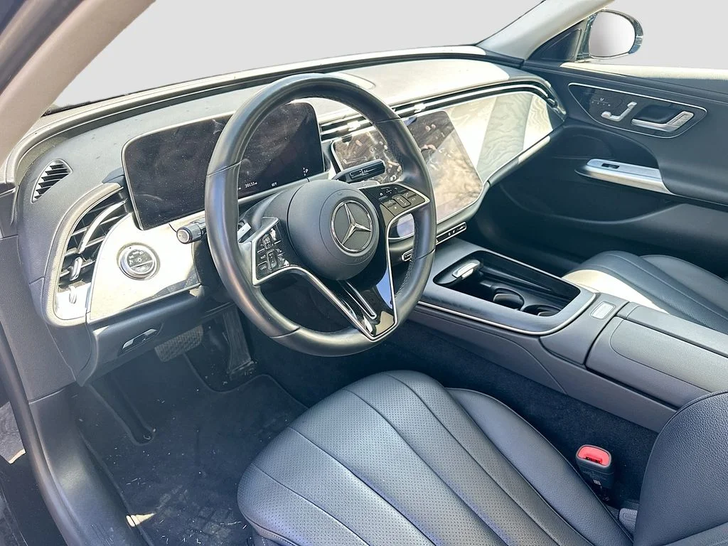 2025 Mercedes-Benz E-Class E350 - Photo 9