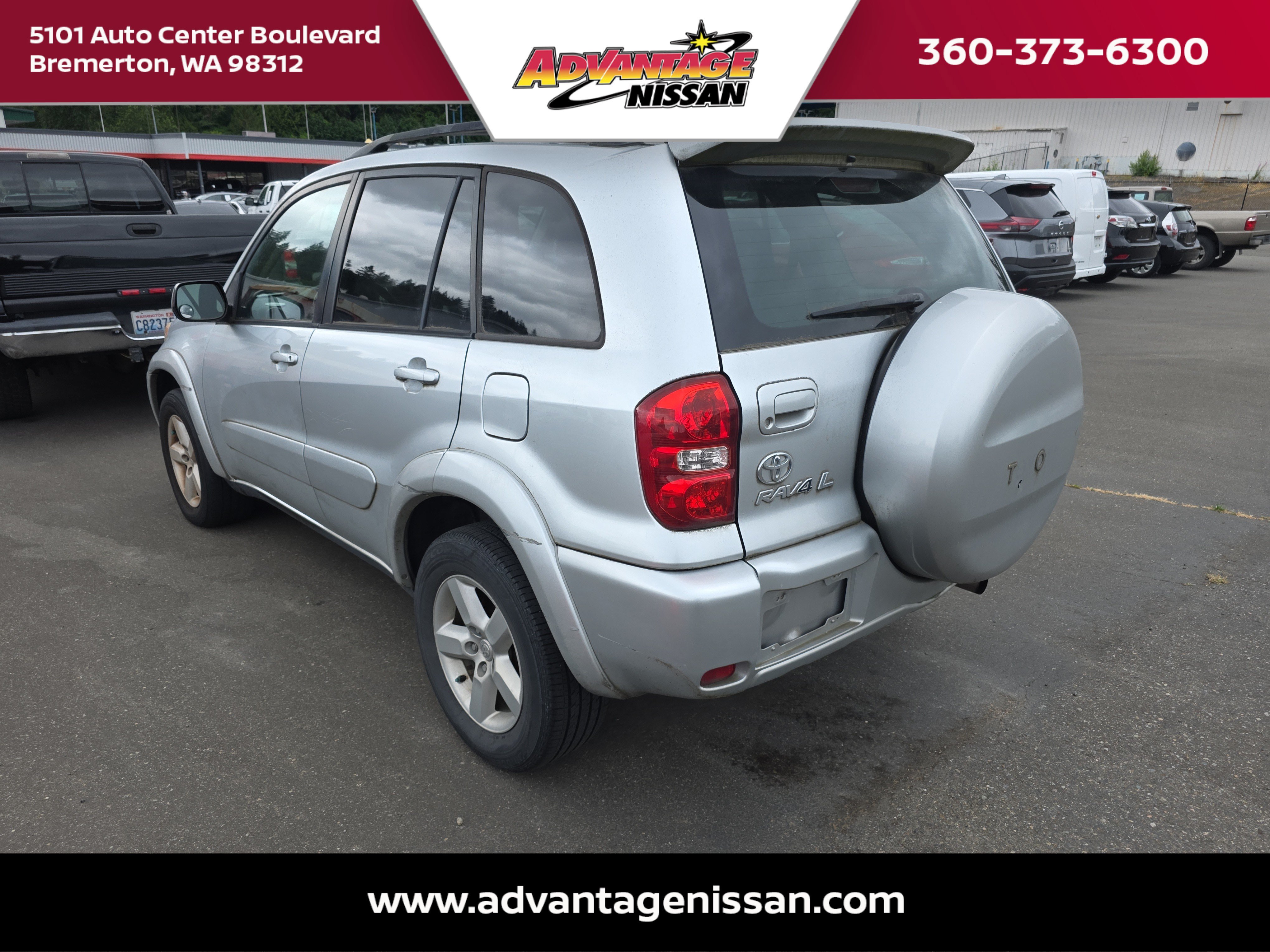 Used 2004 Silver Toyota Base image 3